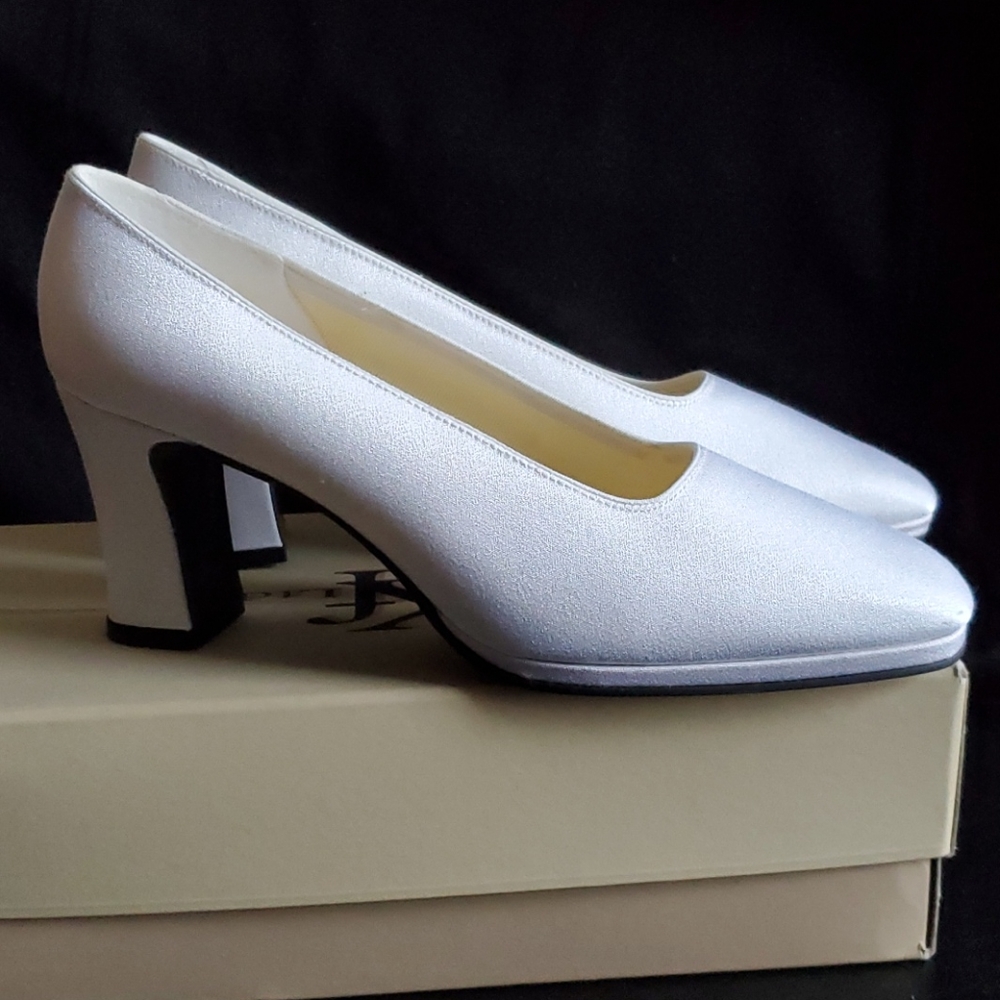 Dyeable shoes - Picture 4 of 10